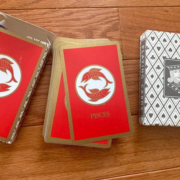 Vintage Pisces 2 Decks Playing Cards Red and Blue Bridge Size - Picture 3 of 9
